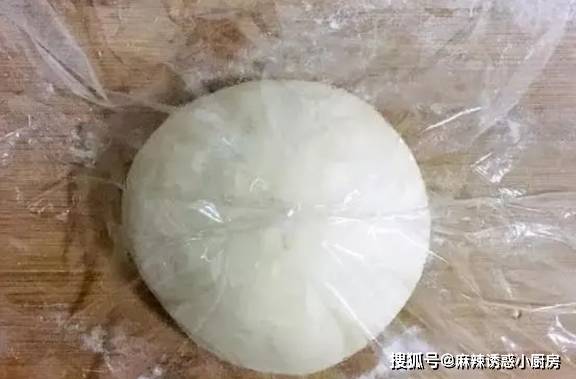 蔥花|早餐別再吃油條了，教你做營(yíng)養(yǎng)又美味的蔥油餅，又香又脆真好吃！