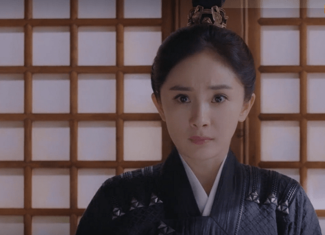 陈伟霆|《斛珠夫人》开播遭吐槽，杨幂状态不佳全靠滤镜，陈伟霆溜肩被嘲