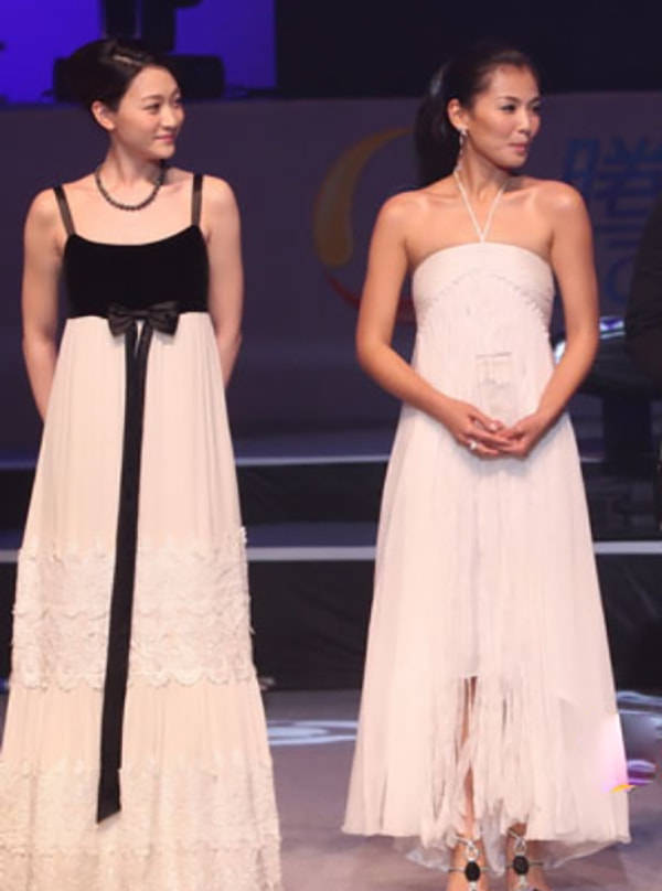 原创刘涛李小冉合影火了评论数超过2000条气质差距太大引发争议