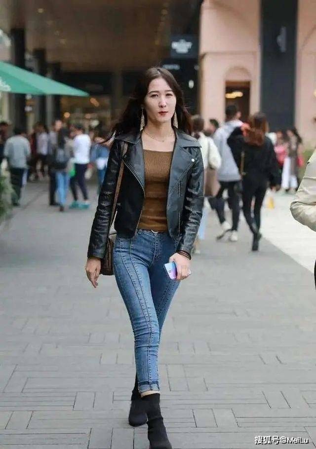 卫衣 瑜伽裤彰显时尚美女大气优雅,彰显独一无二的魅力,时尚有型