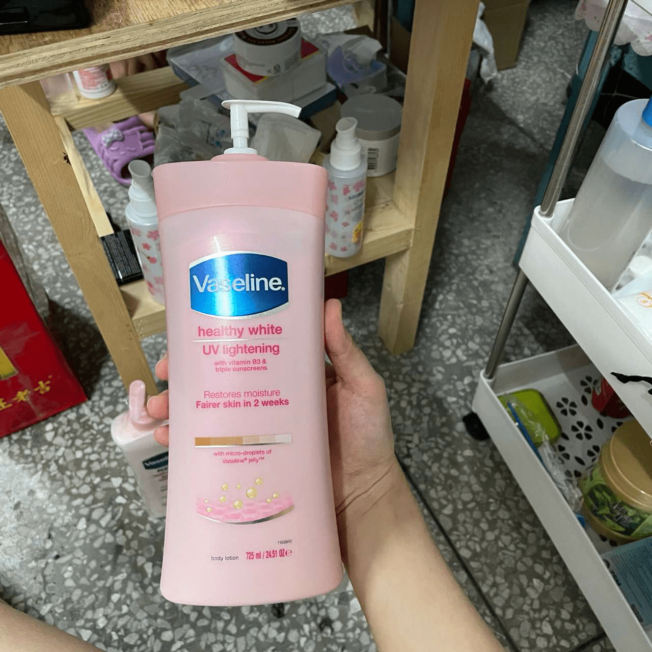 olay9款身体乳孕妈实测：凡士林长毛，olay成分不安全！玉泽味道难闻