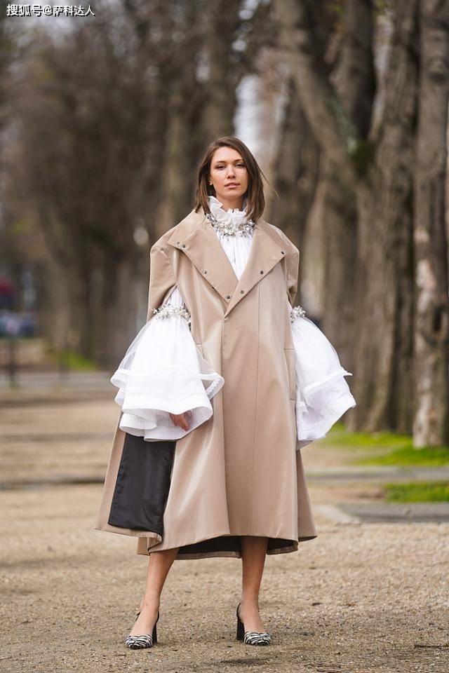 身材 风衣裙优雅又迷人，秋冬季一定要入手，尽显时尚潮流范儿