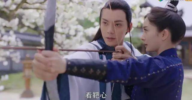 陈伟霆|《斛珠夫人》开播遭吐槽,杨幂状态不佳全靠滤镜,陈伟霆溜肩被嘲