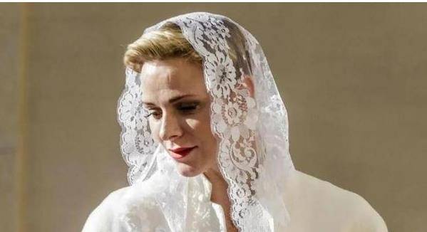 赡养费|摩纳哥夏琳王妃从南非返回，和丈夫甜蜜同框，力破离婚传闻