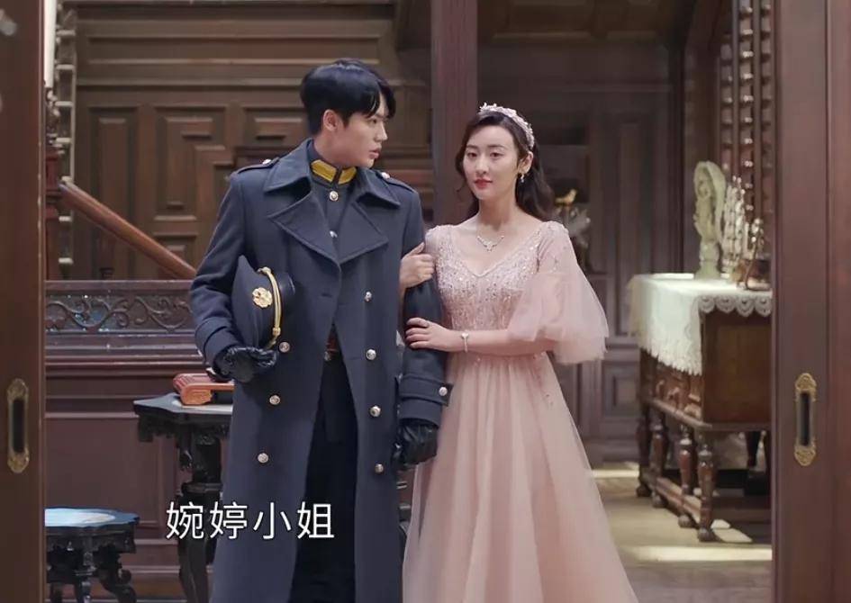 发型|这部民国剧好离谱，演员妆发超时尚，男主靠耍帅拿下整个上海