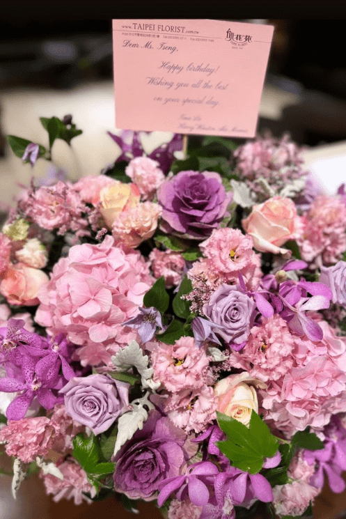 富士康老板娘曾馨莹47岁生日 一众名媛齐聚 寿星近照仍显冻龄 雅琪