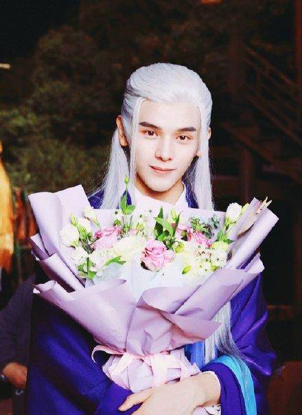 永久|祝绪丹和张翰主演的新剧《流光引》最新预告，祝绪丹的战损妆好绝