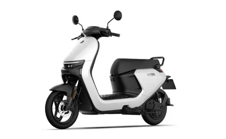 知道换新车,最开心的人就是我家娃.