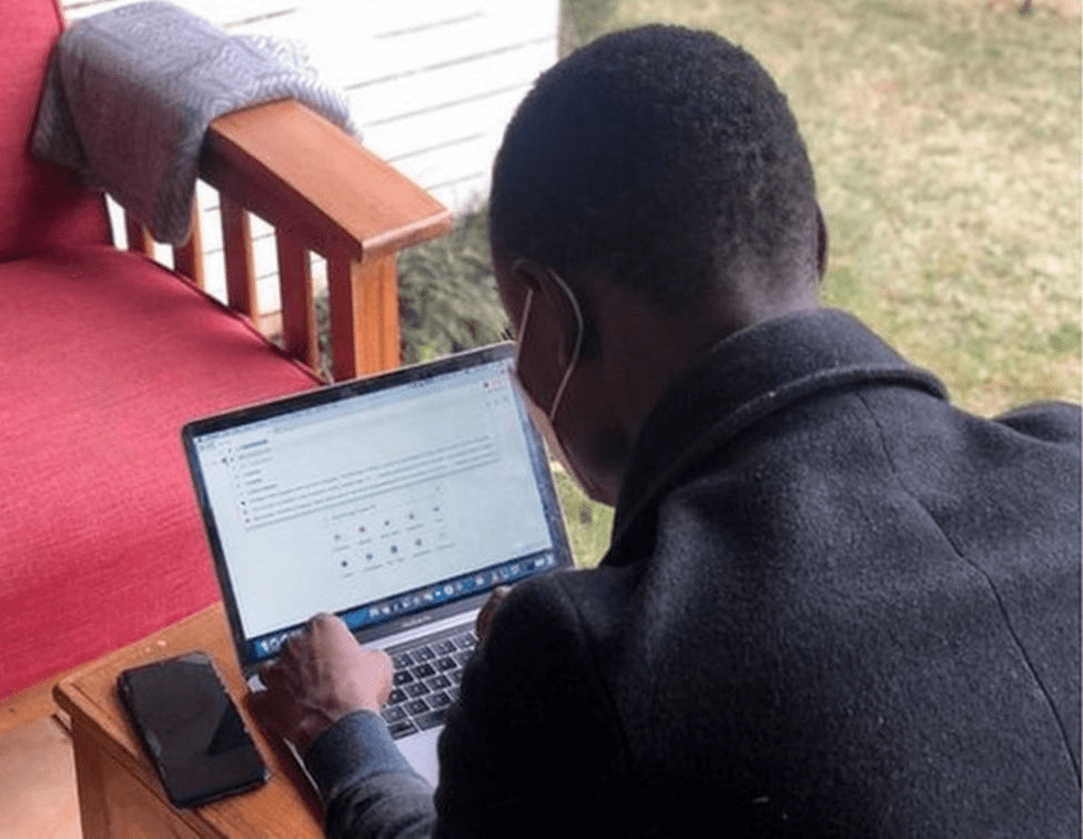 那些承包欧美学生论文的肯尼亚人：平台抽成一半，学生工日薪200