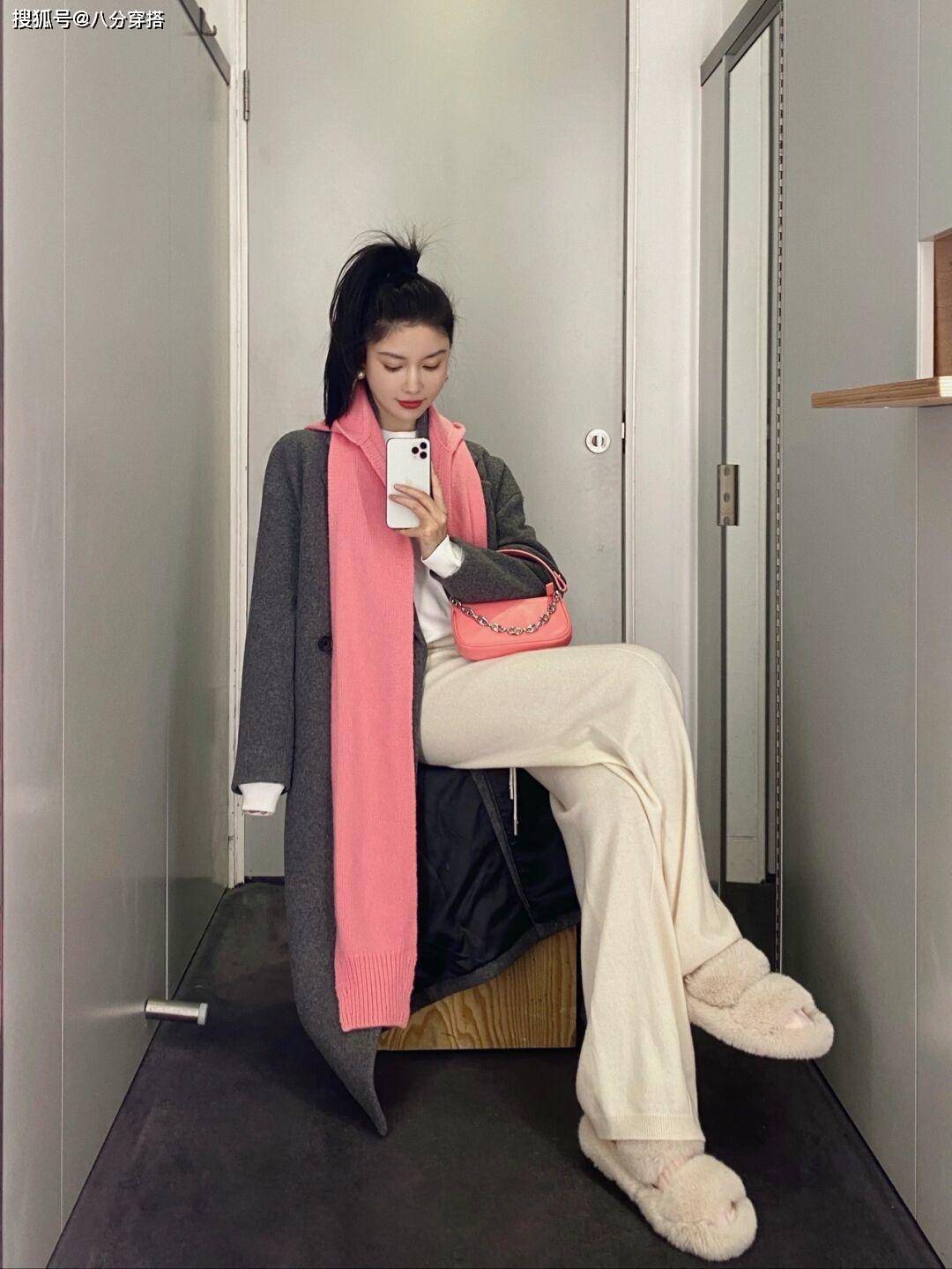 看点 冬天穿大衣，多选这几种颜色，温柔显白又百搭，不管怎么搭都洋气