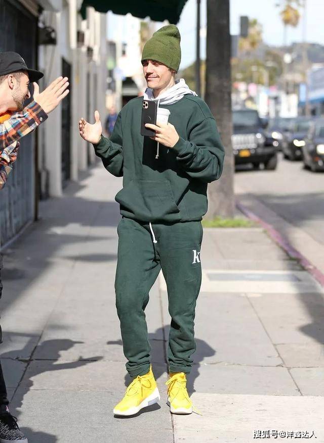 个性 全身运动单品，怎么穿才显得不老土？比伯的造型可以了解一下