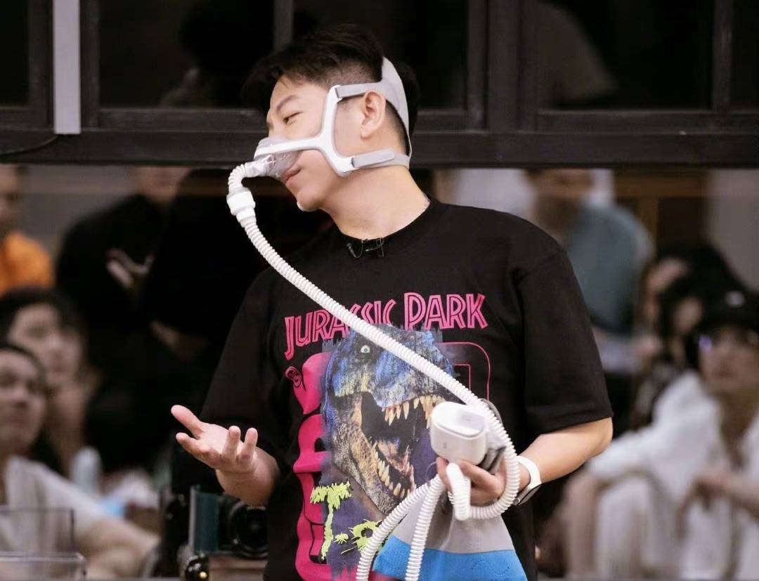 看来打呼噜的困扰很普遍呀引来一众哥哥纷纷种草竟然是呼吸机胡海泉
