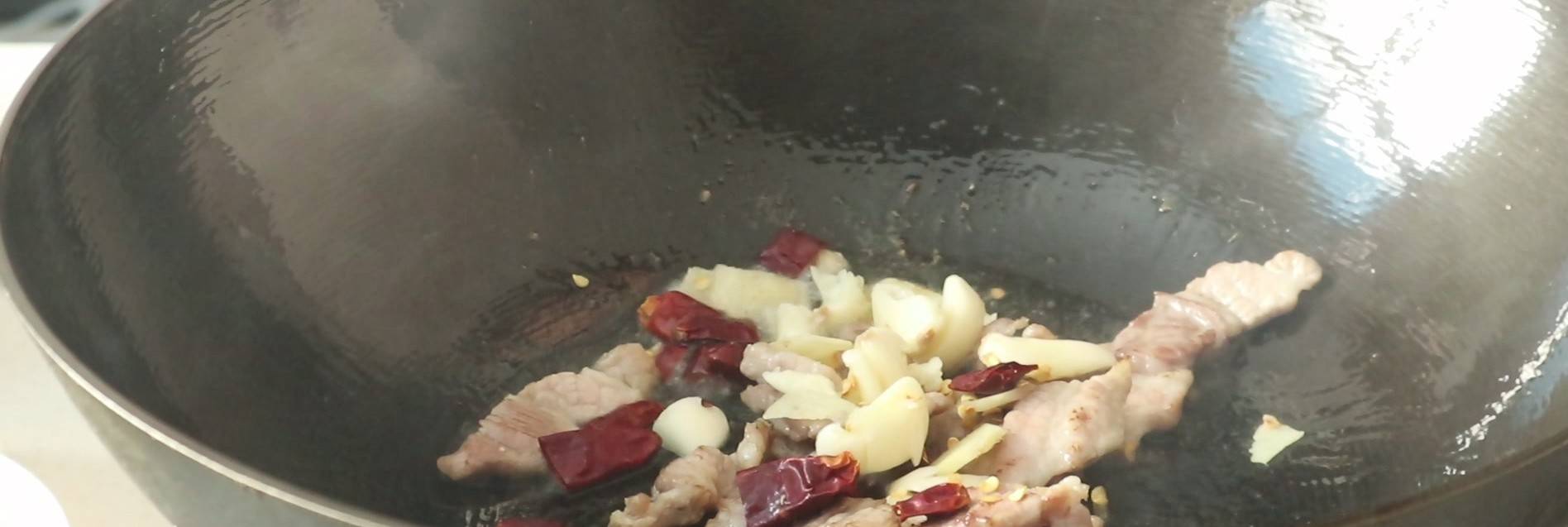 预备|五花肉炒青瓜,食材简单,脆嫩鲜香,特别下饭,值得推荐!