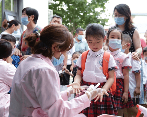 家长|幼儿园开园“遇冷”，民办幼儿园面临招不到生，为啥一孩难求？