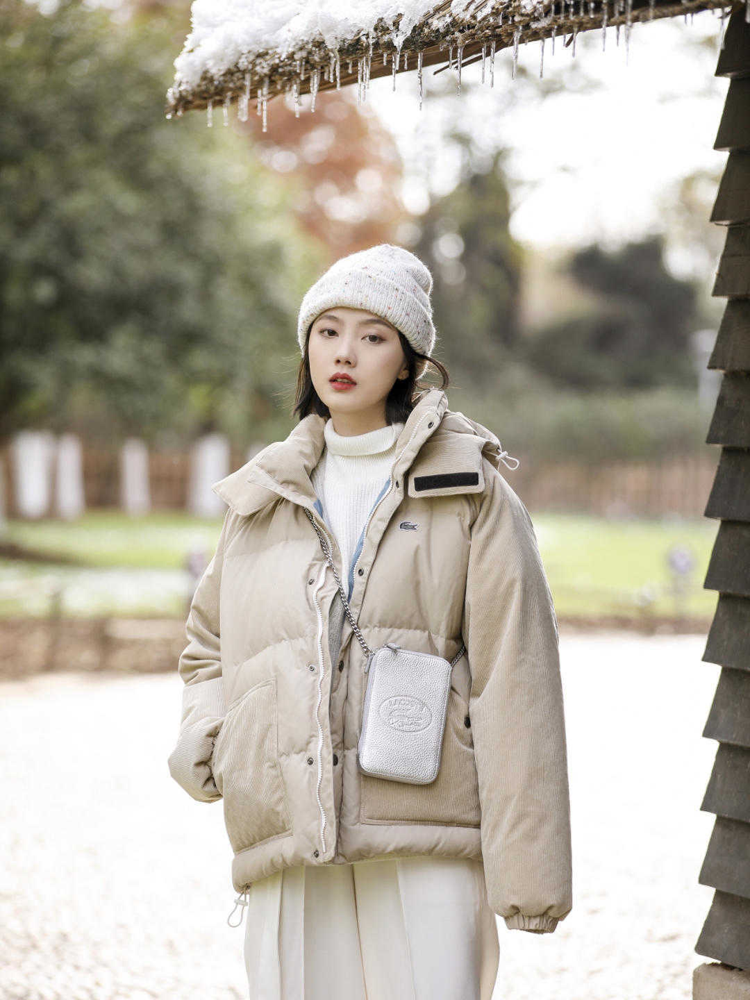 毛衣 白色毛衣到底有多好穿？和这“三”类外套搭配，效果超级棒