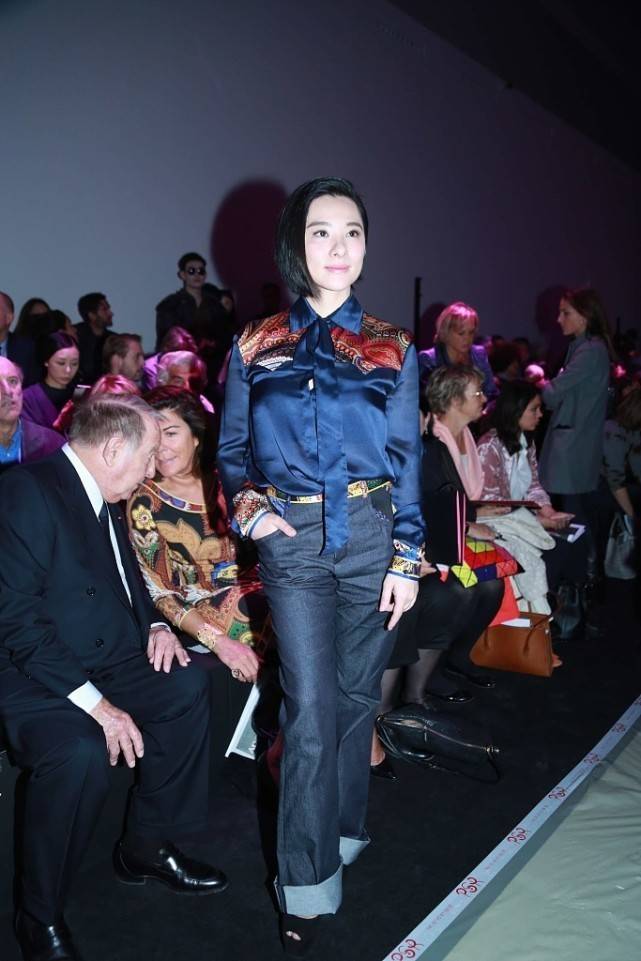 样式 大龄女性如何穿搭能显得年轻?看看这些穿搭!