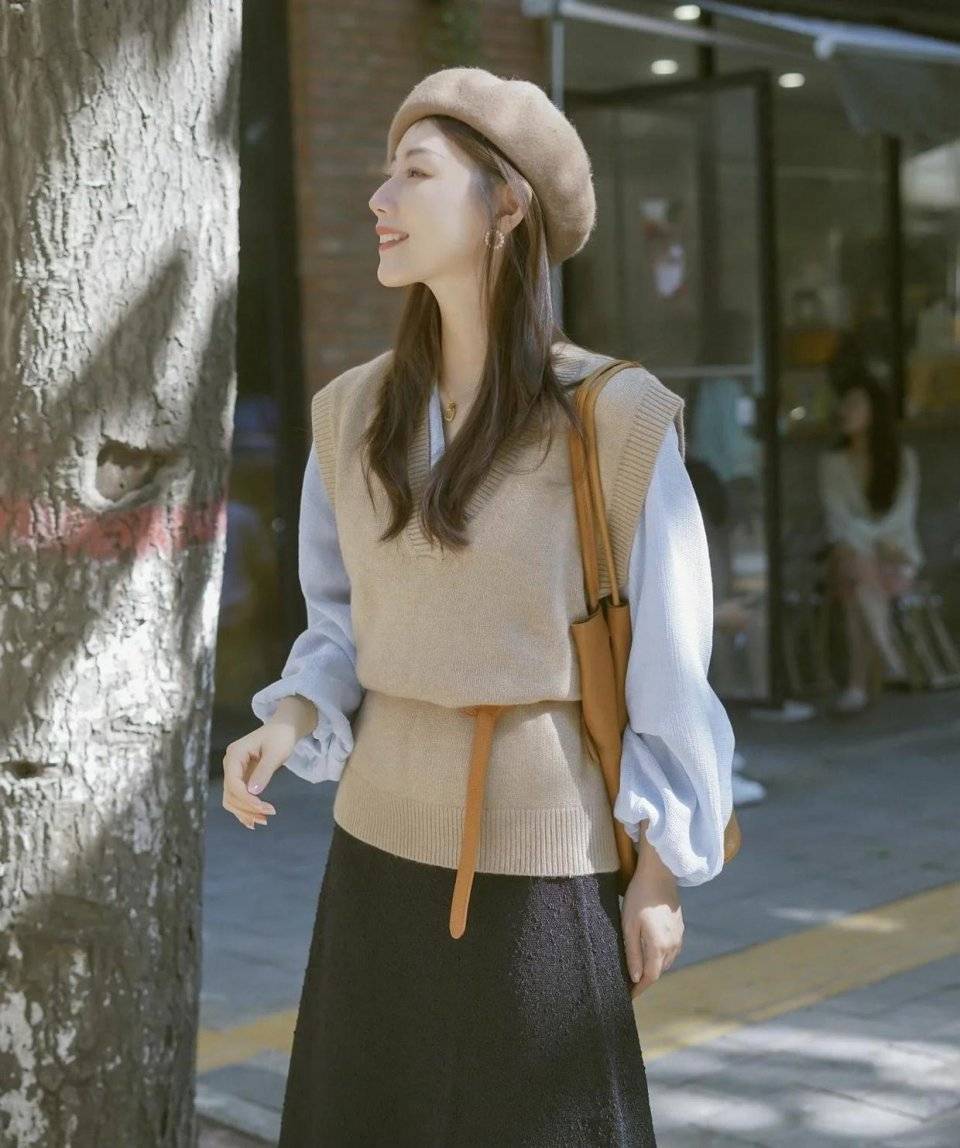 设计 秋冬，高级感穿搭指南，针织衫搭配半身裙，温柔知性更具女人味