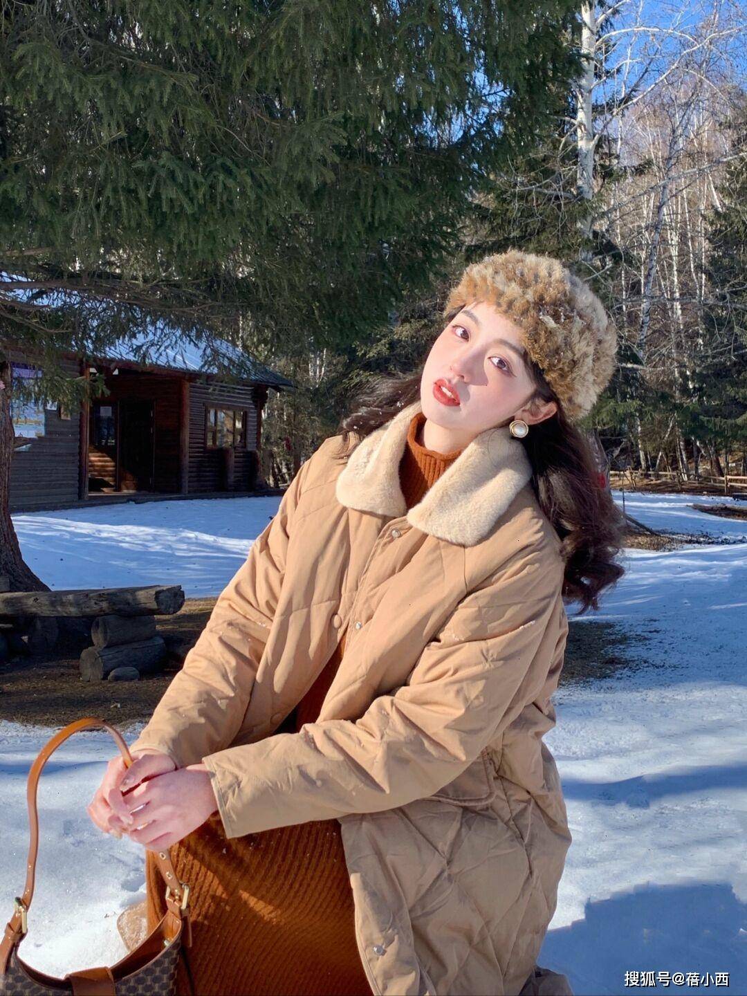 整体 冬季穿羽绒服不怕冷，选这5款就够了，配毛衣、牛仔裤时髦又洋气