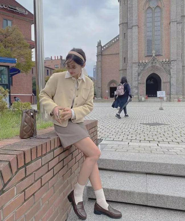 毛衣 今秋流行的6件内搭 + 外套，太时髦