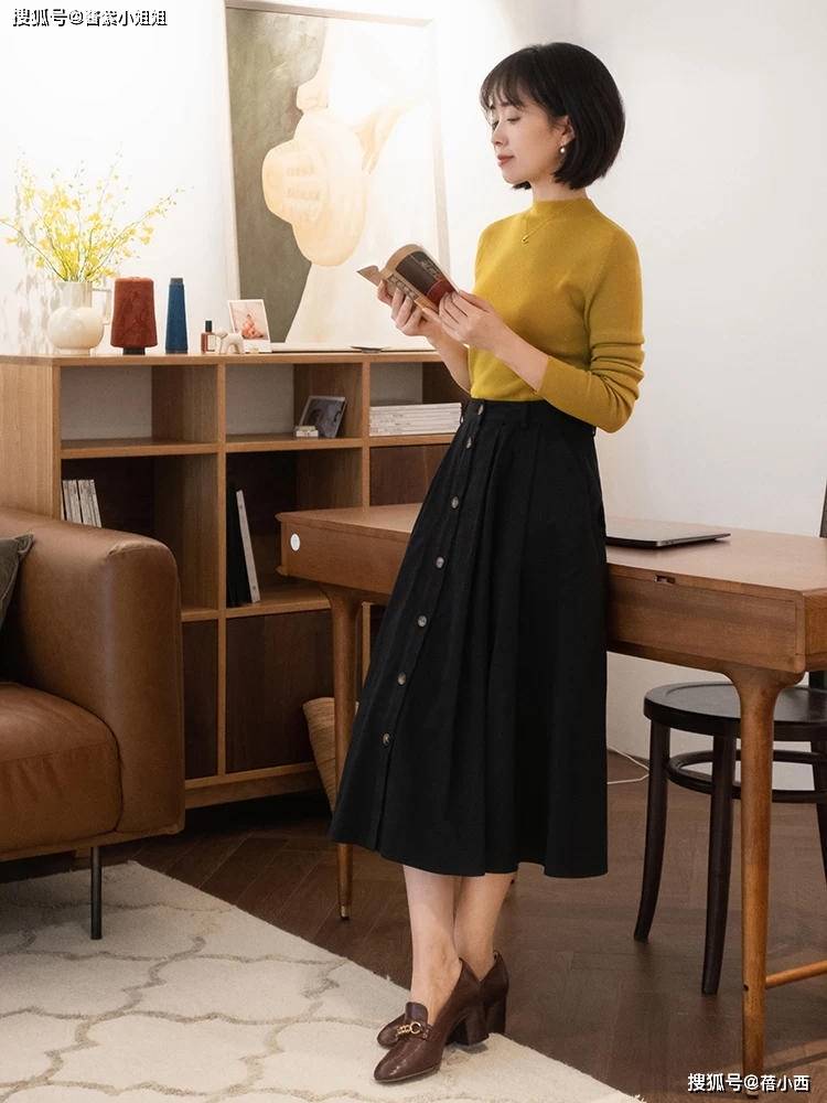 颜色 普通人怎样穿毛衣才显贵?时髦精的搭配分享来了,高级到骨子里