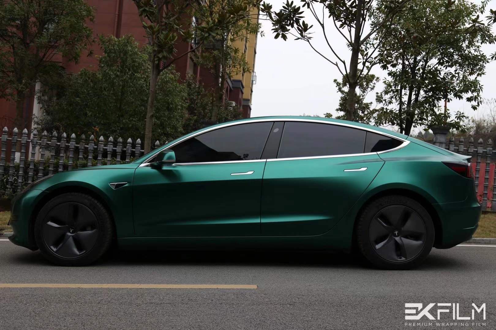 特斯拉model3汽车ek改色膜电光金属祖母绿