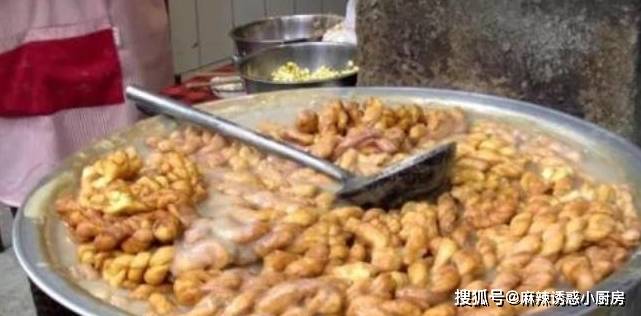 地区|大妈早餐只卖“它”1碗5元,每天能卖6大盆,外地人:吃1次就够了
