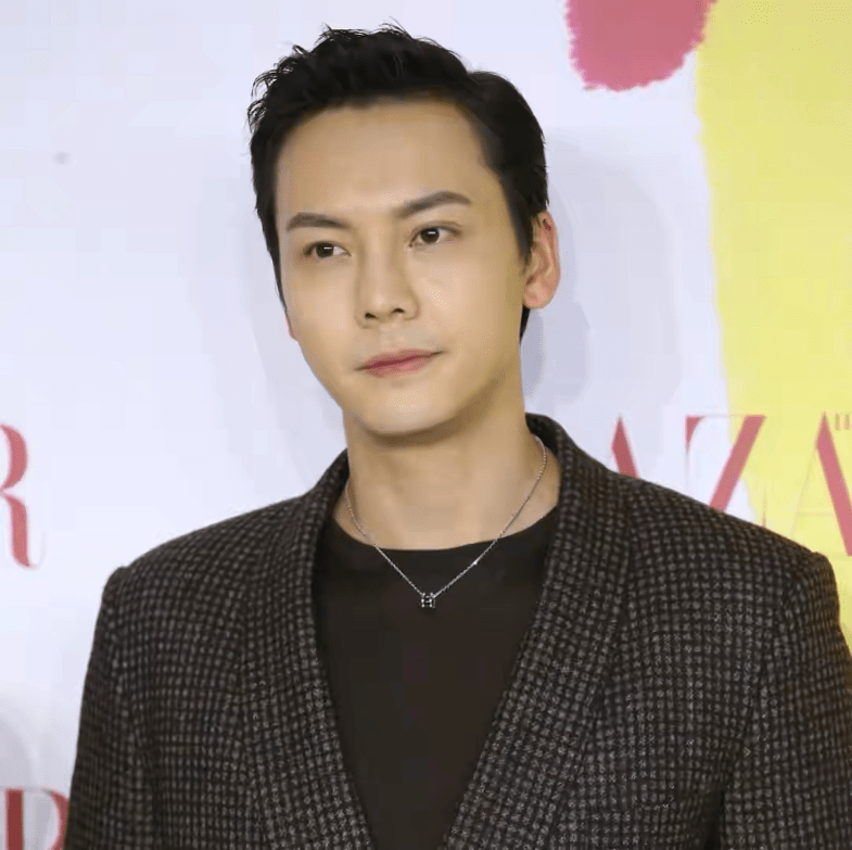 严重 芭莎慈善夜明星齐聚,内卷严重,杨幂复古,baby太惊艳