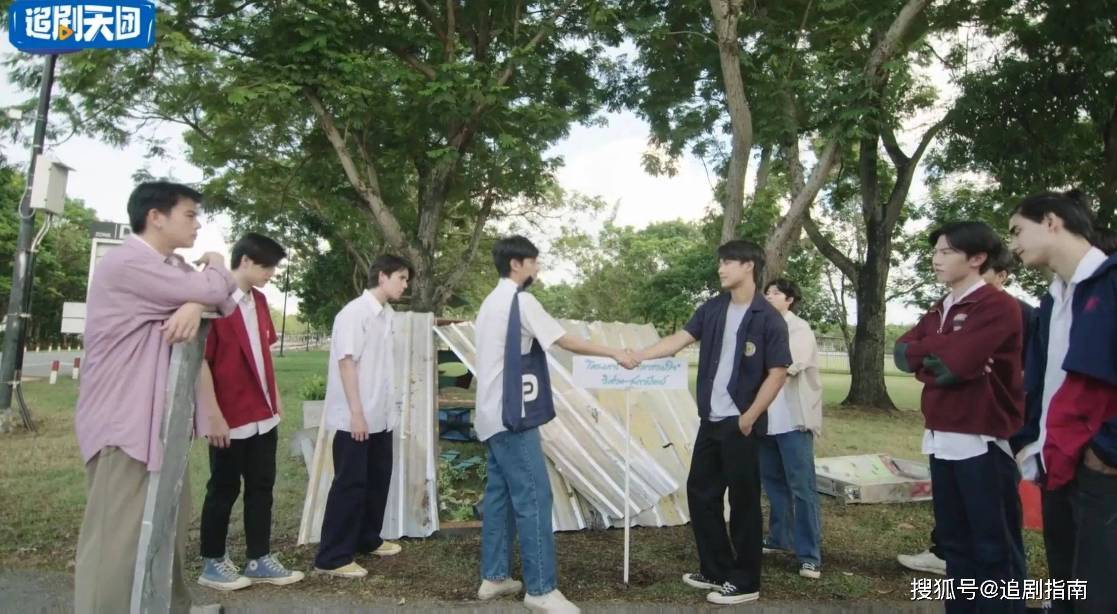 心窝子|泰剧《两小无拆》:校霸和学霸两个幼稚鬼的甜蜜爱情,太好磕了