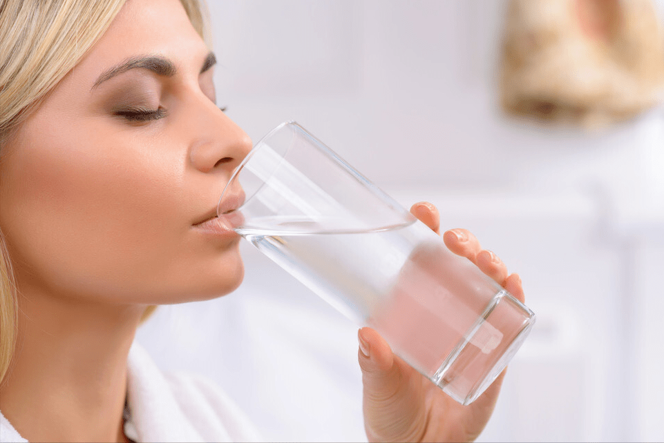 饮水量|颠覆认知！感冒期间不能大量喝水？看医学专家怎么说