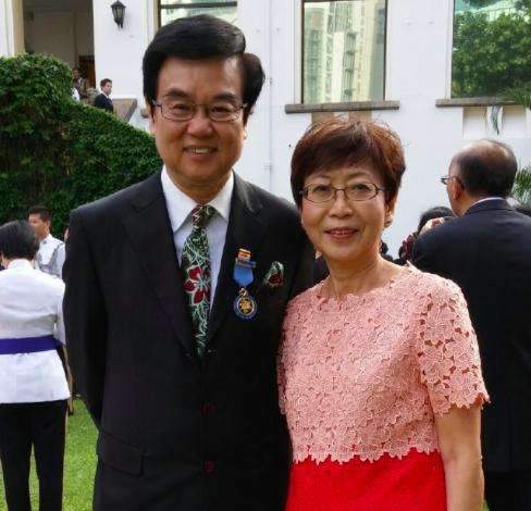 生活|黄百鸣的真爱情史，放弃纸醉金迷的生活，陪妻子抗癌15年终获成功