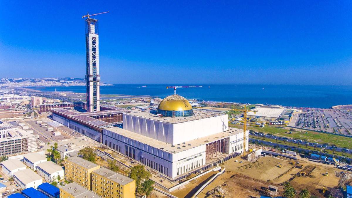 非洲第一高楼封顶埃及新行政首都3000亿项目，为何选择中国承建？