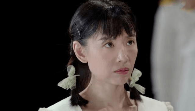 幻想身材丰满，眼窝明显脸干瘪，这11位大龄女星打碎我对少女的幻想