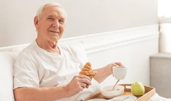 降低|血糖高的人，尽量多吃4种食物，或许有助稳定血糖、预防糖尿病