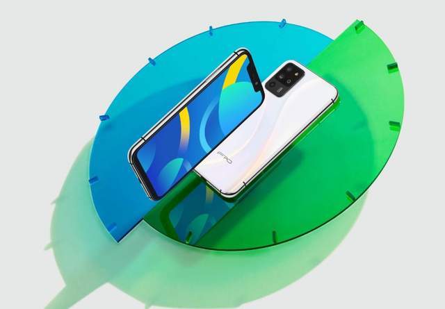 IPRO自律学生手机发布，首创21天无理由退货贴心售后