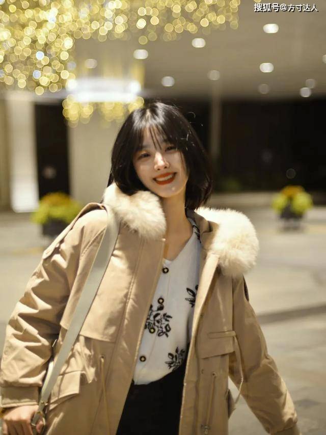 卫衣秋冬这样穿显白又气质！