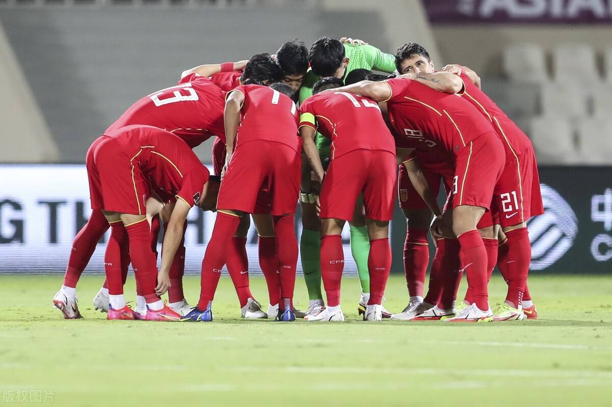 国足vs澳大利亚首发阵容浮出水面李铁或改踢五后卫李磊首发