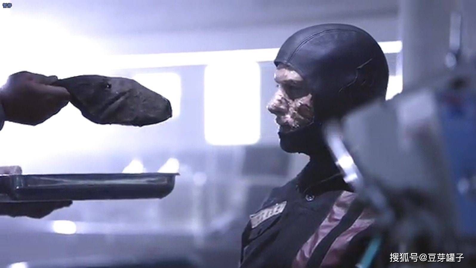 成本|《死亡飞车2》，更爽更暴力，尺度更大的飙车电影！