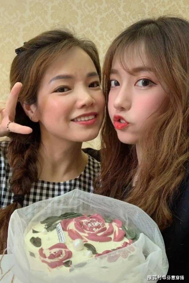 网络 高颜值母女走红网络！女儿貌美如花，妈妈打扮时髦女团身材更出众