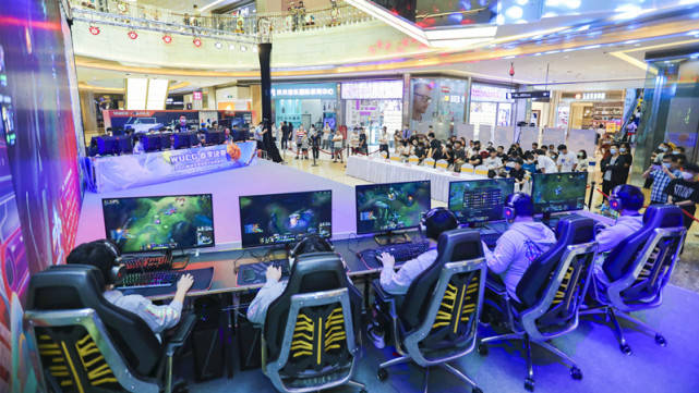 5D人体工学创新专利技术 西伯利亚首款专业电竞椅即将上市