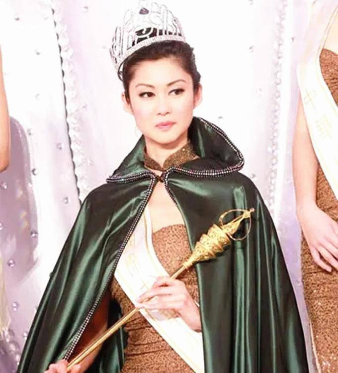 华姐冠军岑丽香近况,婚前每天用50元很节俭,婚后住