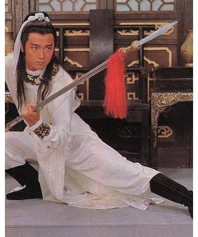 因为|“又帅又会放蛇”！8版欧阳克，其他人都在模仿，而他帅过了杨康