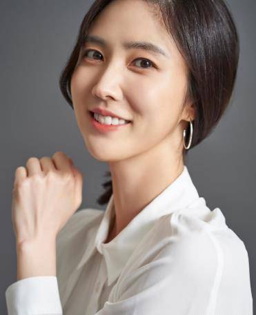 因为|李秀景38岁未婚成剩女？爱在何方饰男主妹妹 是韩国国民媳妇