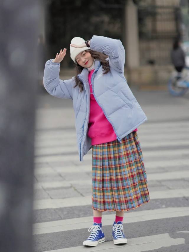 颜色 今年冬天的王炸组合“羽绒服+卫衣”,保暖又洋气,好穿易上手