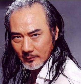 大侠|抢张国荣女友，骗雪梨未婚生子，70岁的徐少强成“网红杀手”