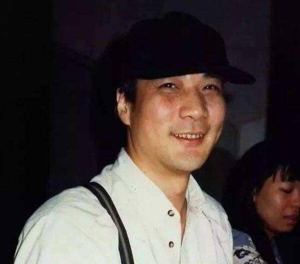 大侠|抢张国荣女友，骗雪梨未婚生子，70岁的徐少强成“网红杀手”