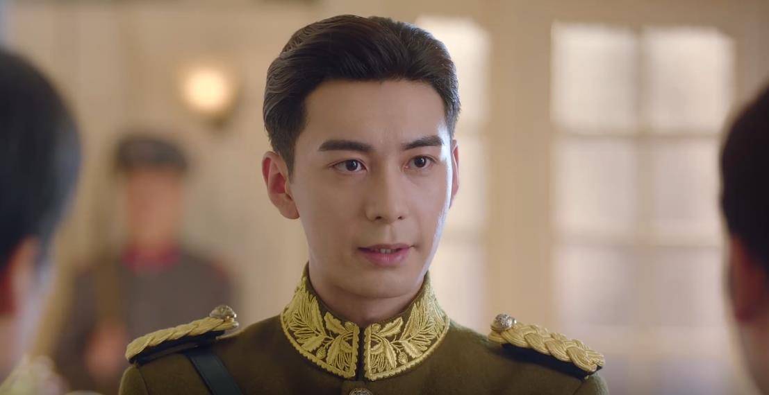 都拍|一见倾心：谭玹霖跪地求婚！与婉卿甜蜜约定：以后每年都拍全家福