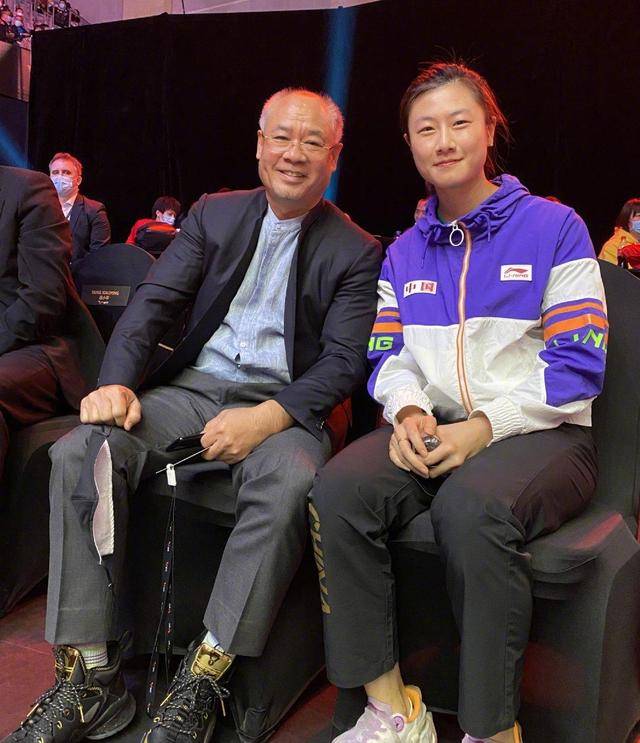 原创58岁李宁独掌百亿企业很苍老年近4旬生子儿女海外留学未毕业