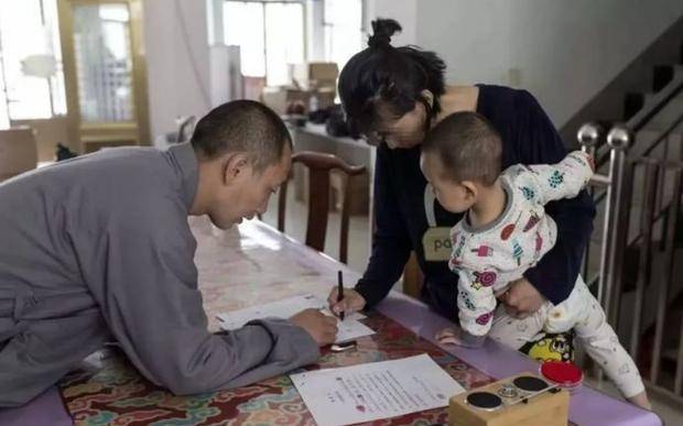 最终方丈只能把道禄赶出了寺庙,开除僧籍.