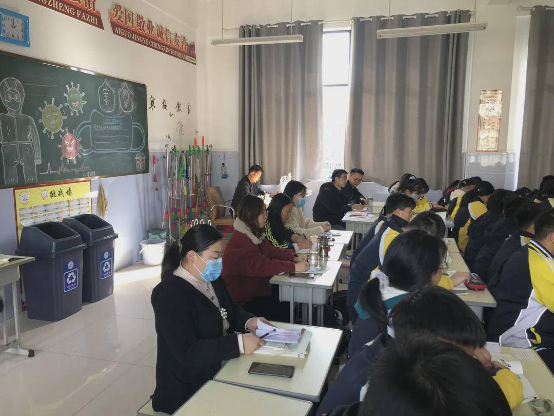 淮南龙湖中学英语老师图片