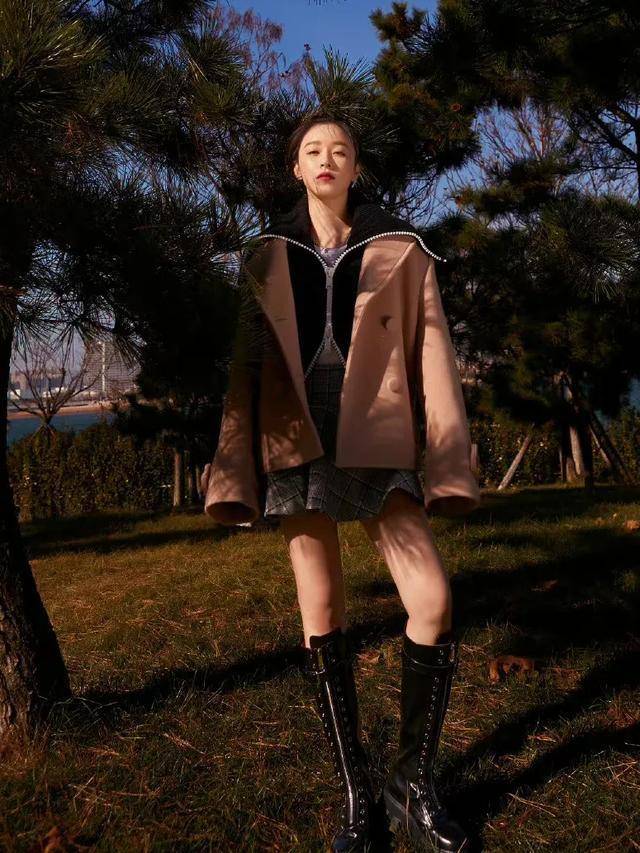 短裙 今年最流行的保暖穿搭，时髦好看的“不露腿”搭配